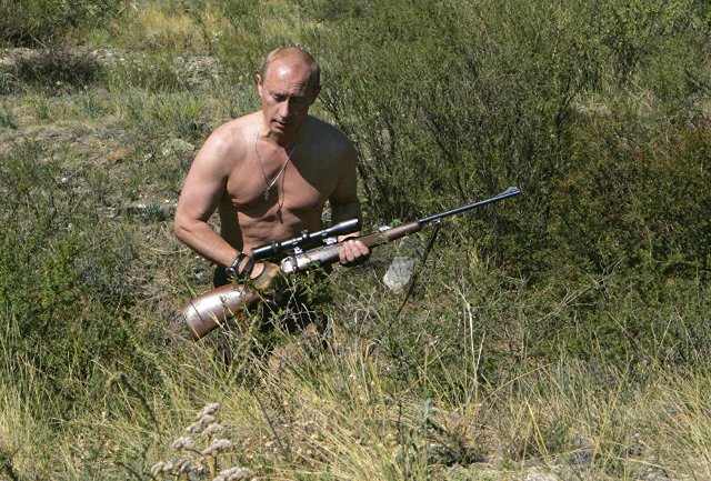 Mạnh mẽ hình ảnh Tổng thống Putin cầm súng ảnh 5